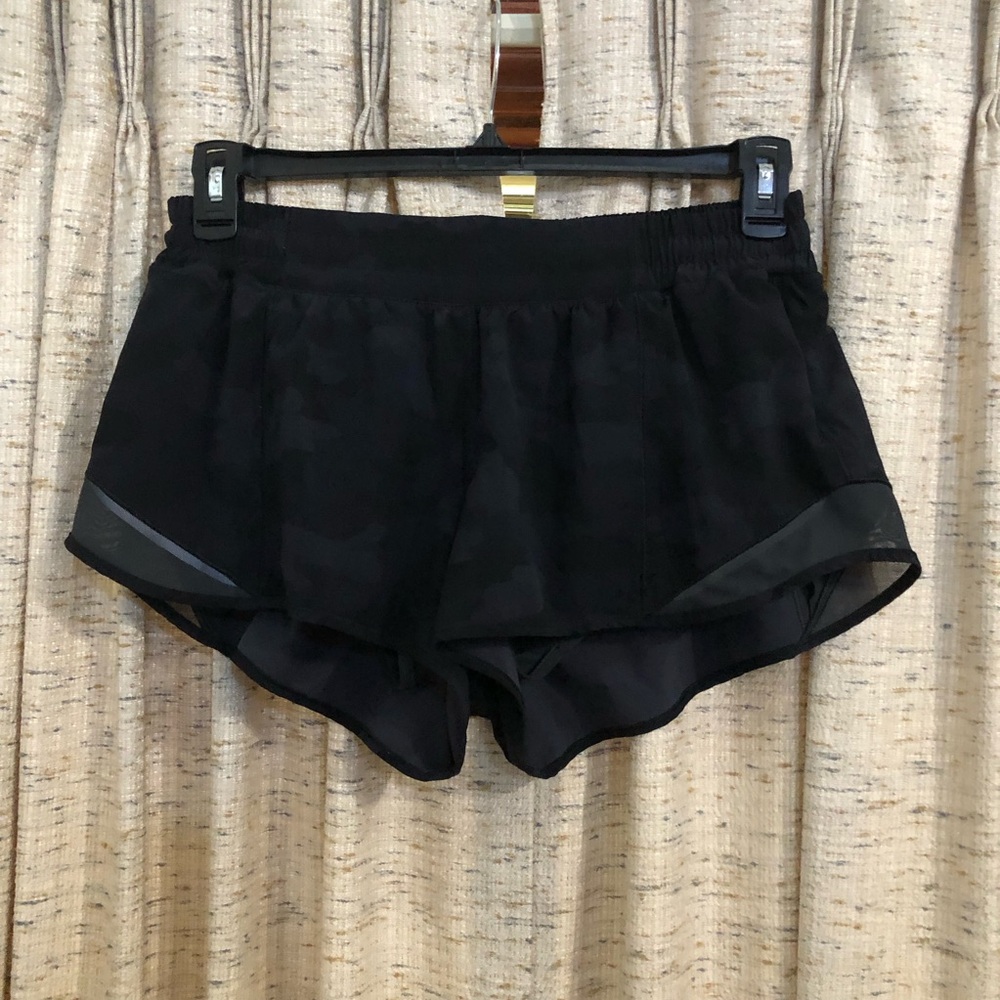 Lululemon Hotty Hot 2.5" Shorts